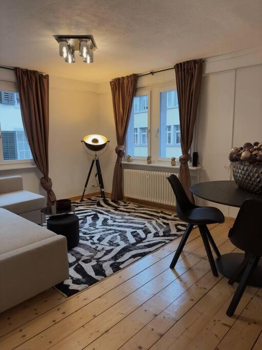 Suesse Wohnung In Zuercher Altstadt 3 취리히 외부 사진