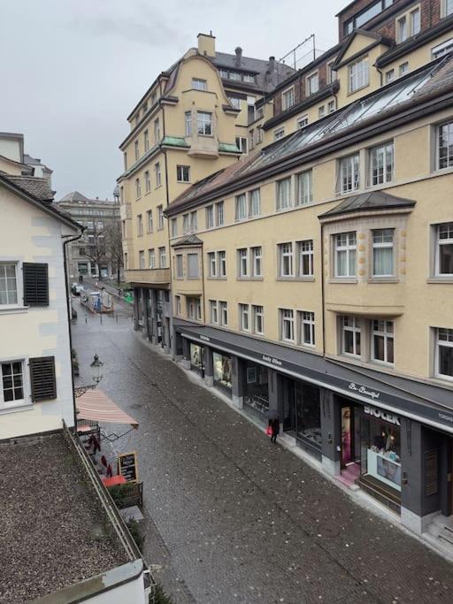 Suesse Wohnung In Zuercher Altstadt 3 취리히 외부 사진